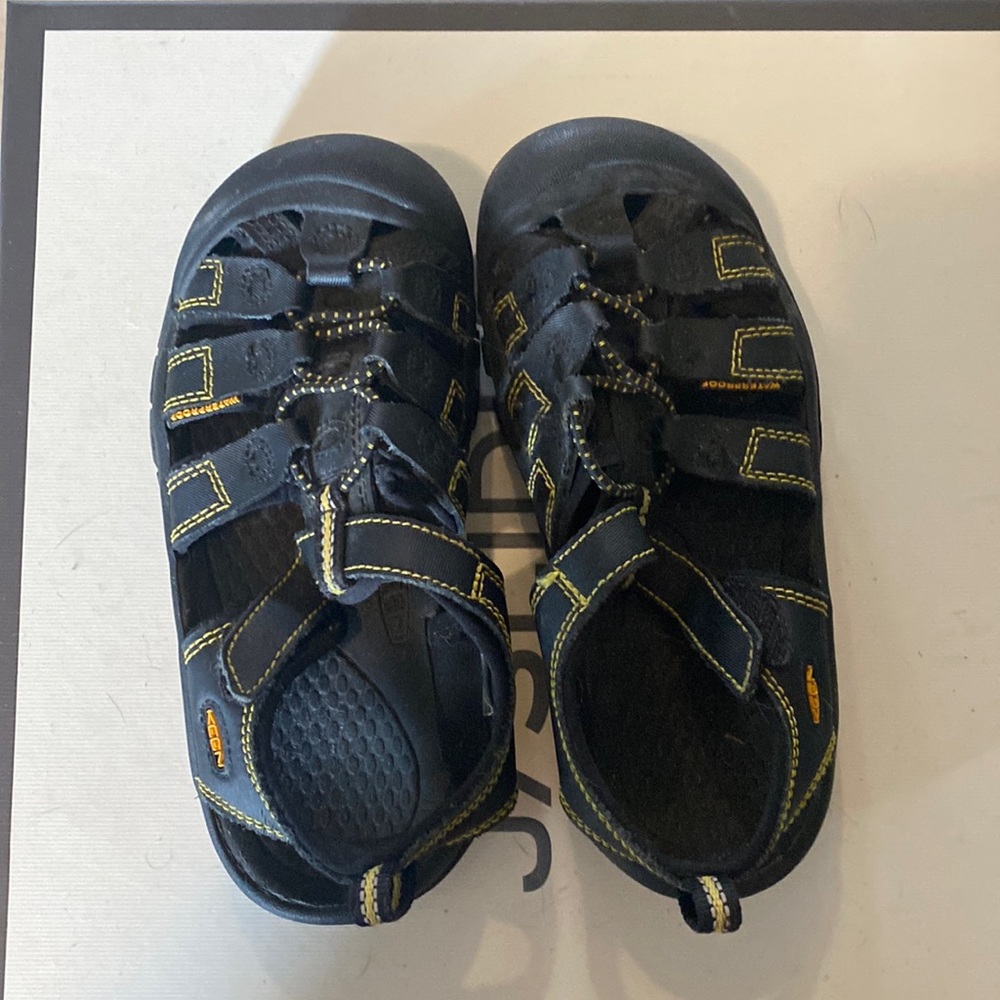 Keen waterproof boys sandals